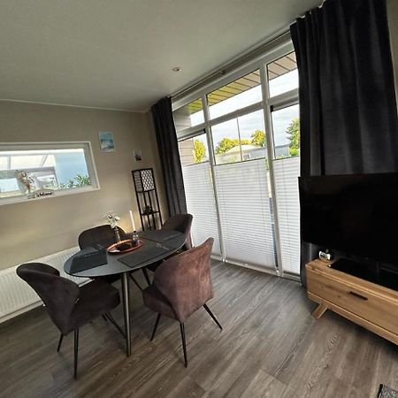 Ferienhaus / Chalet / Bungalow Am See, Holland, Niederlande, Lathum المظهر الخارجي الصورة
