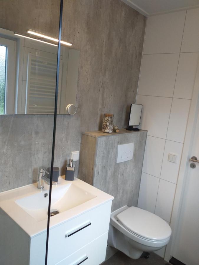 Ferienhaus / Chalet / Bungalow Am See, Holland, Niederlande, Lathum المظهر الخارجي الصورة